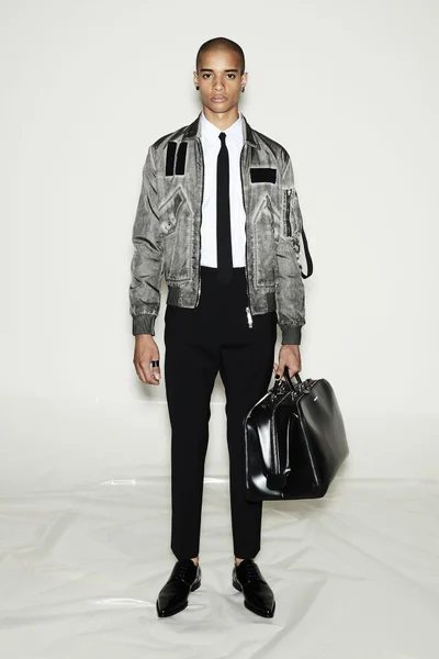 Look 3